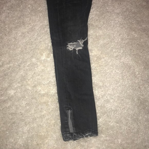 Black Fitted Jeans - Picture 2 of 2